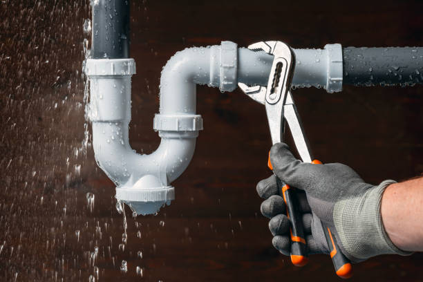 Professional Leak Detection technician working in Williamsburg, VA